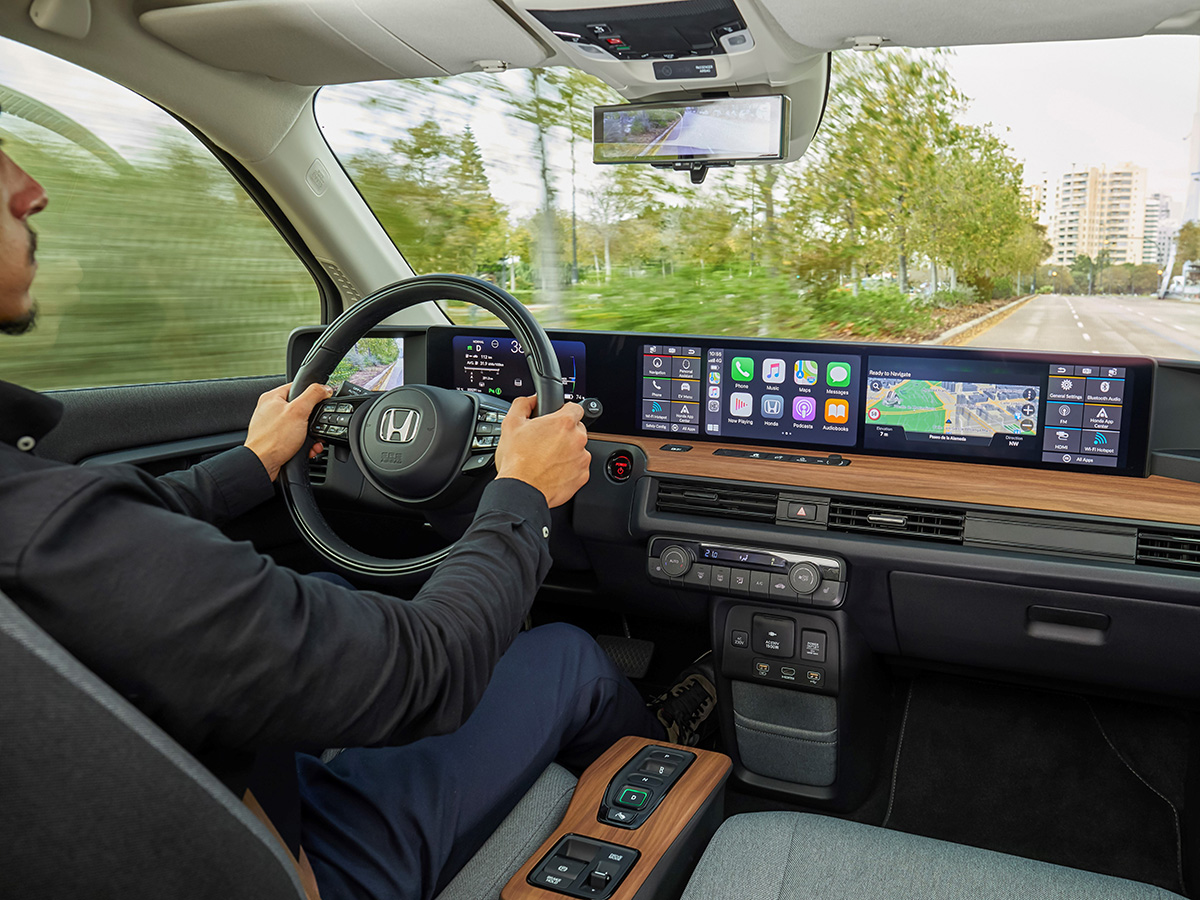 Honda e interior