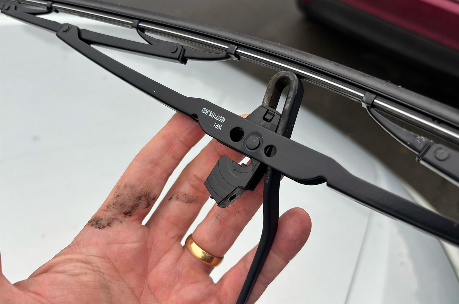 How to change a windscreen wiper