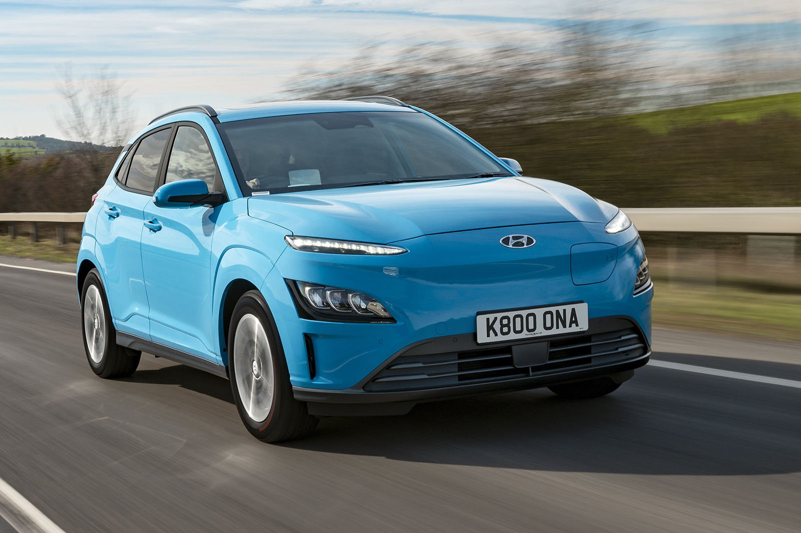 Hyundai Kona Electric 2021 front tracking