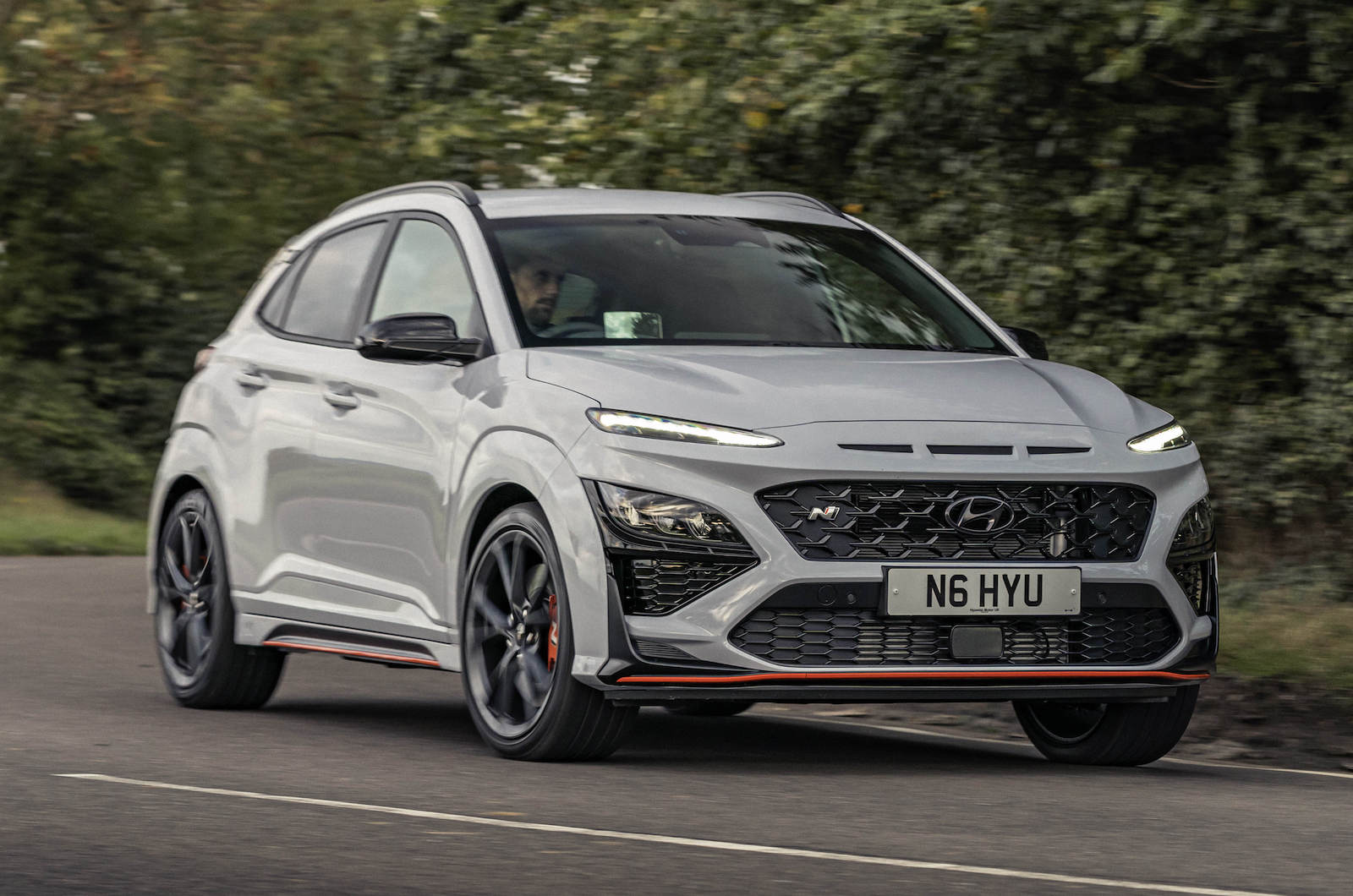 Hyundai Kona N 2021 front cornering