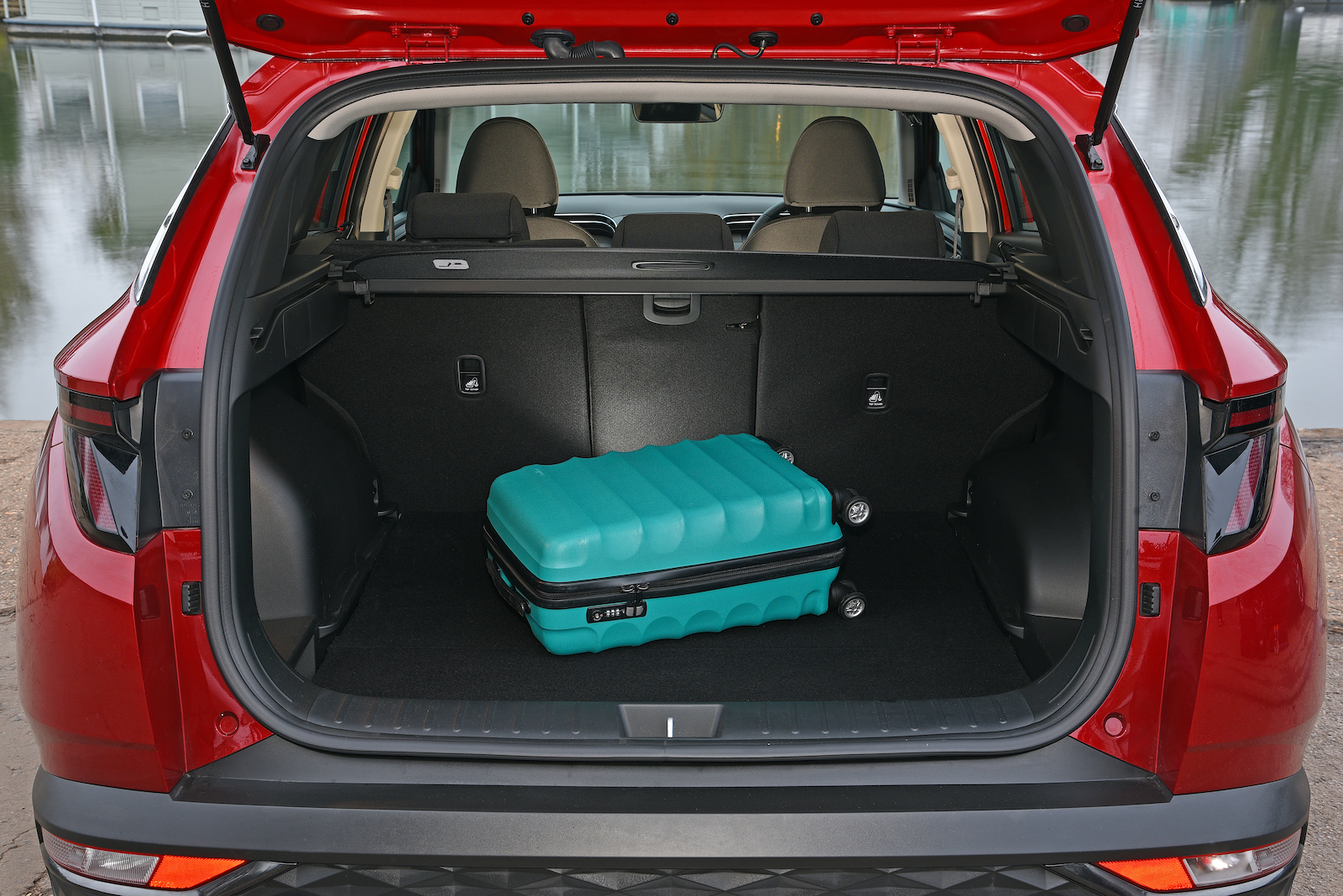 Used Hyundai Tucson 2021-present boot open