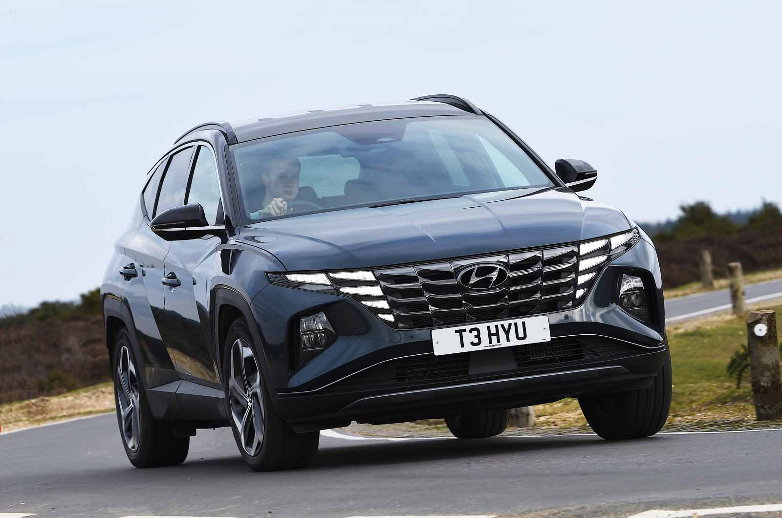 Hyundai Tucson Hybrid 2021 front