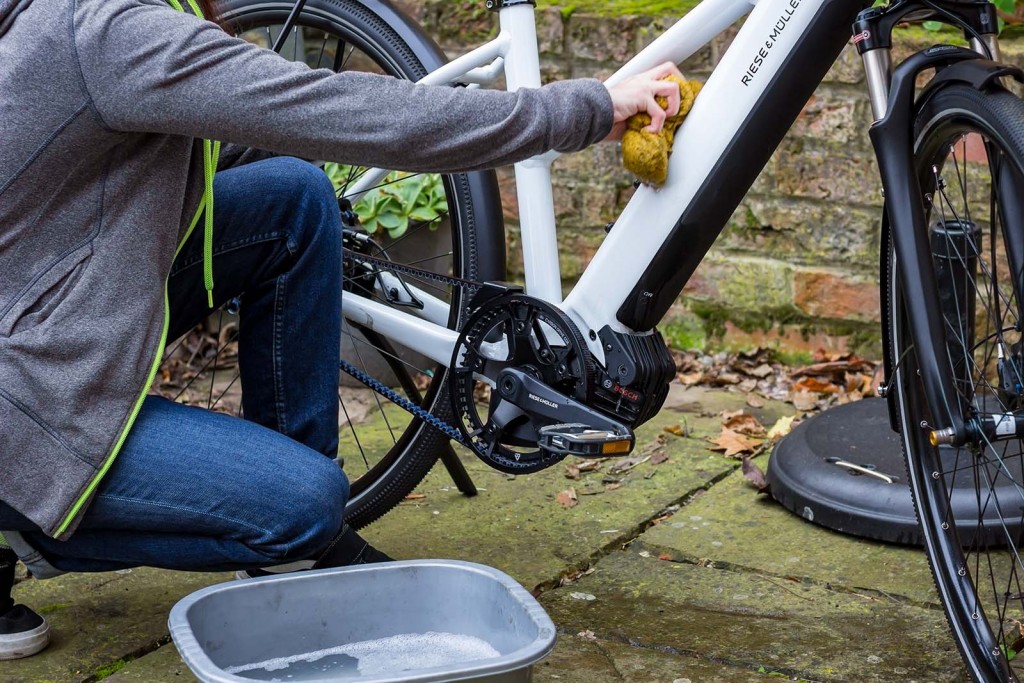 Cleaning an ebike 
