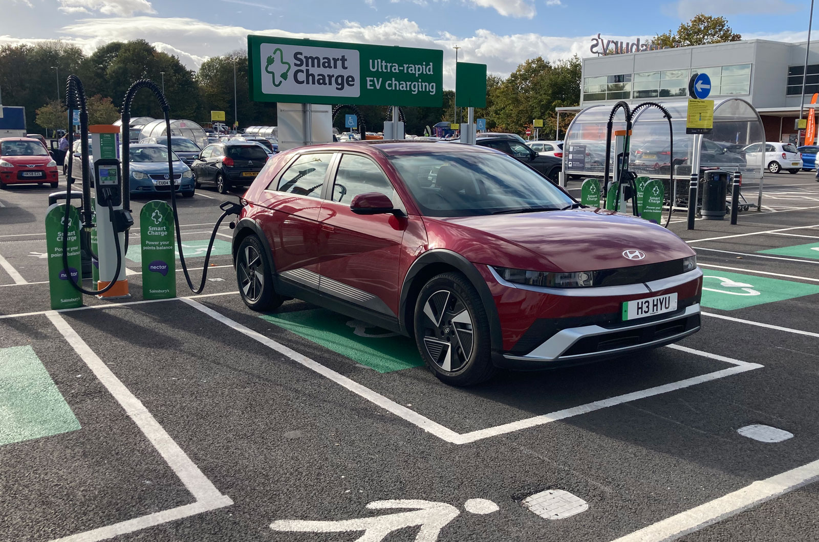 Ioniq-5-at-Smart-Charge-public-EV-charger