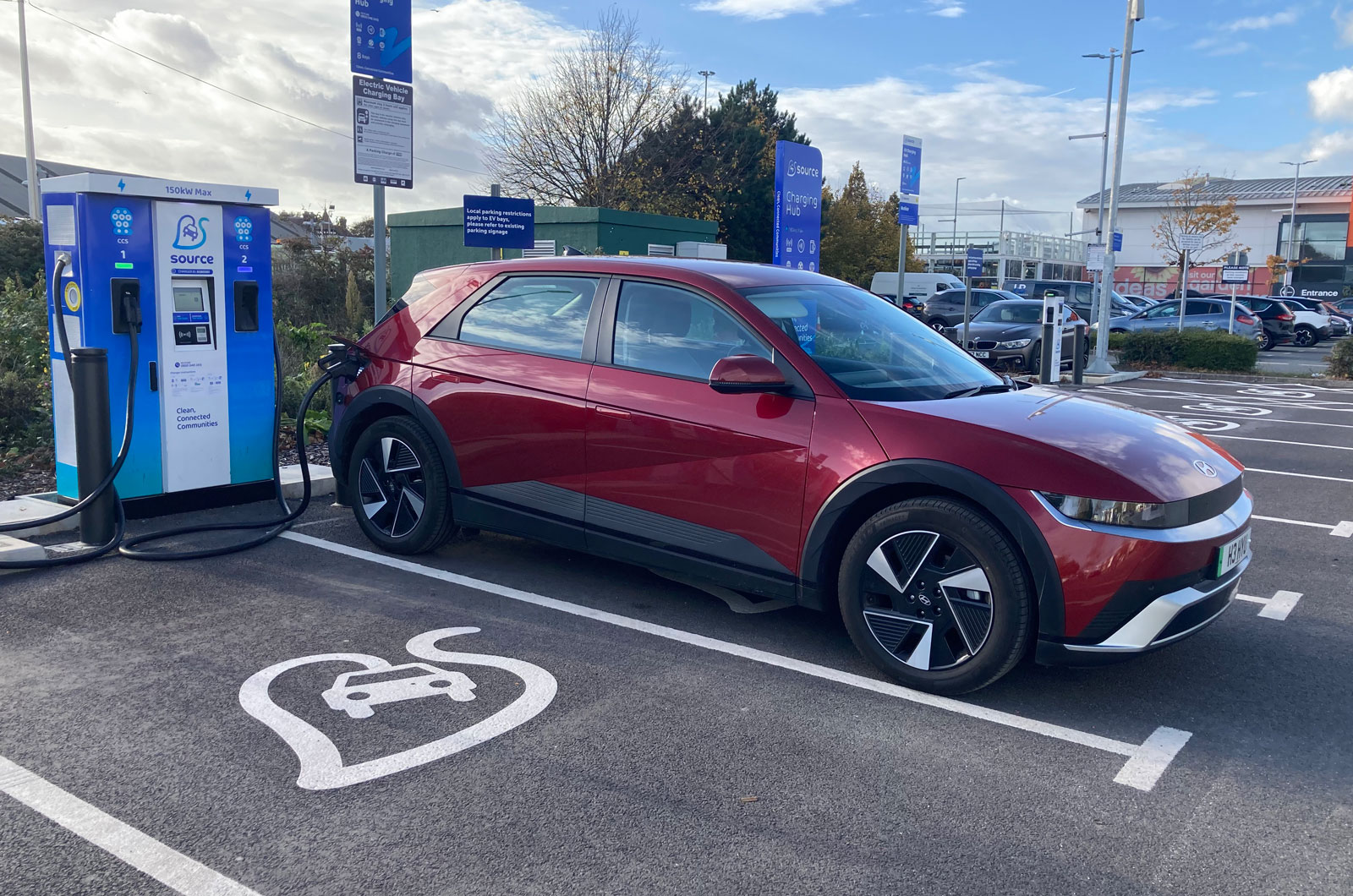 Ioniq-5-at-Source-EV-public-EV-charger