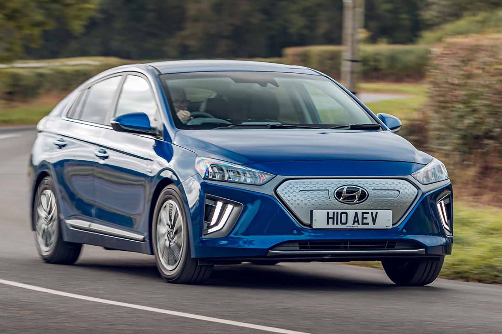 Hyundai Ioniq Electric 2019 front RHD front cornering
