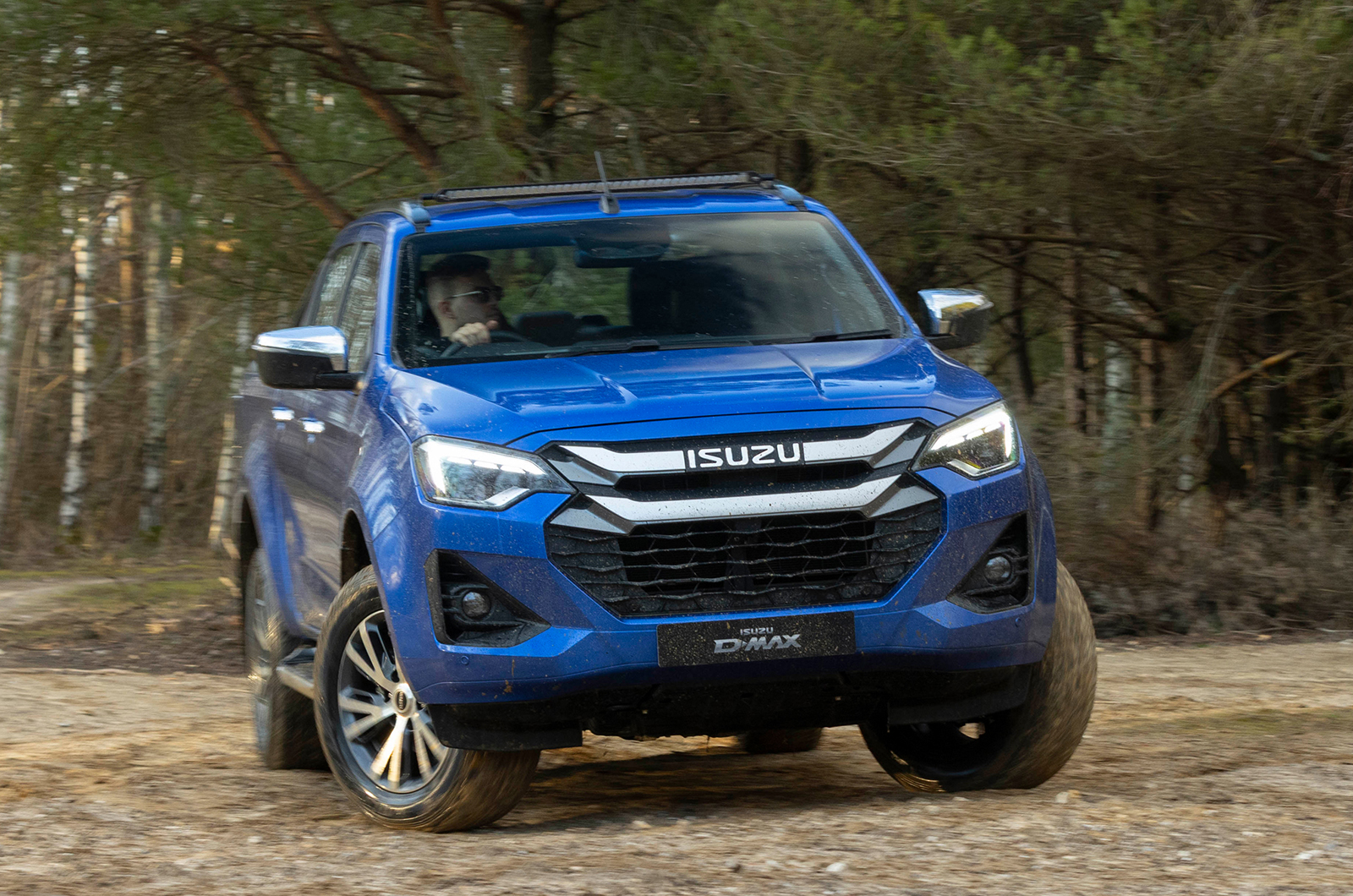 Isuzu D-Max front cornering