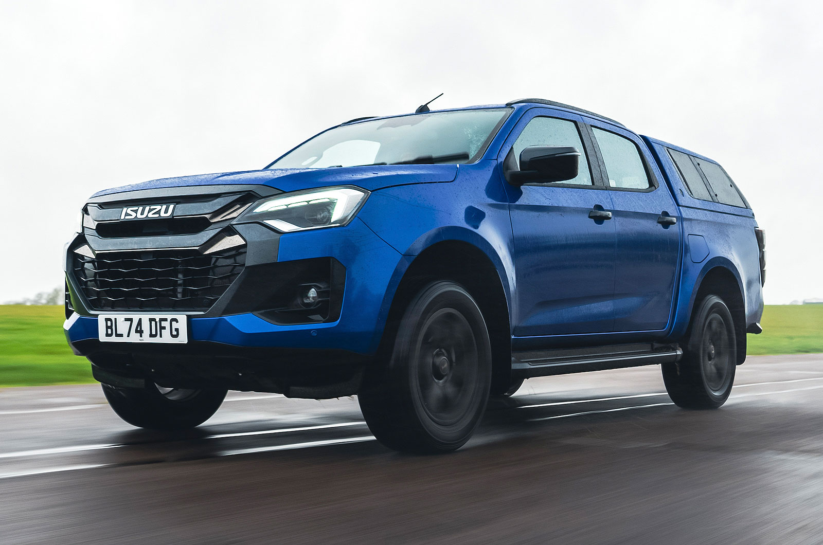 Isuzu D-Max front left driving