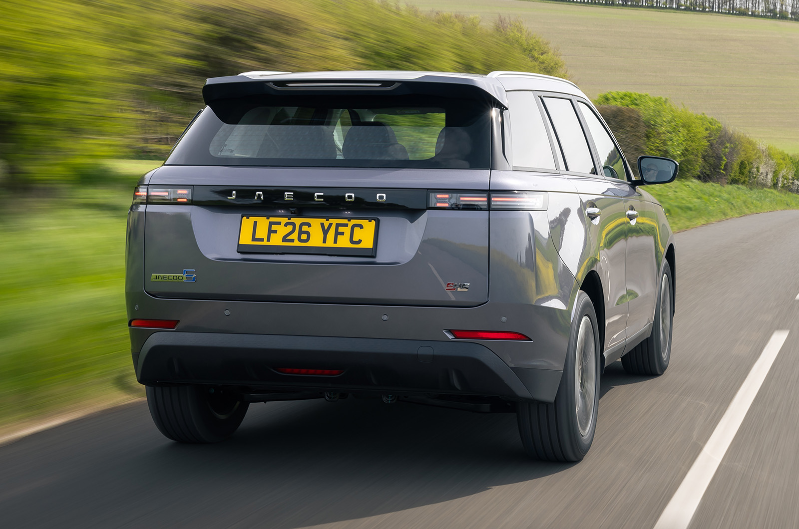 Jaecoo 5 hybrid rear driving
