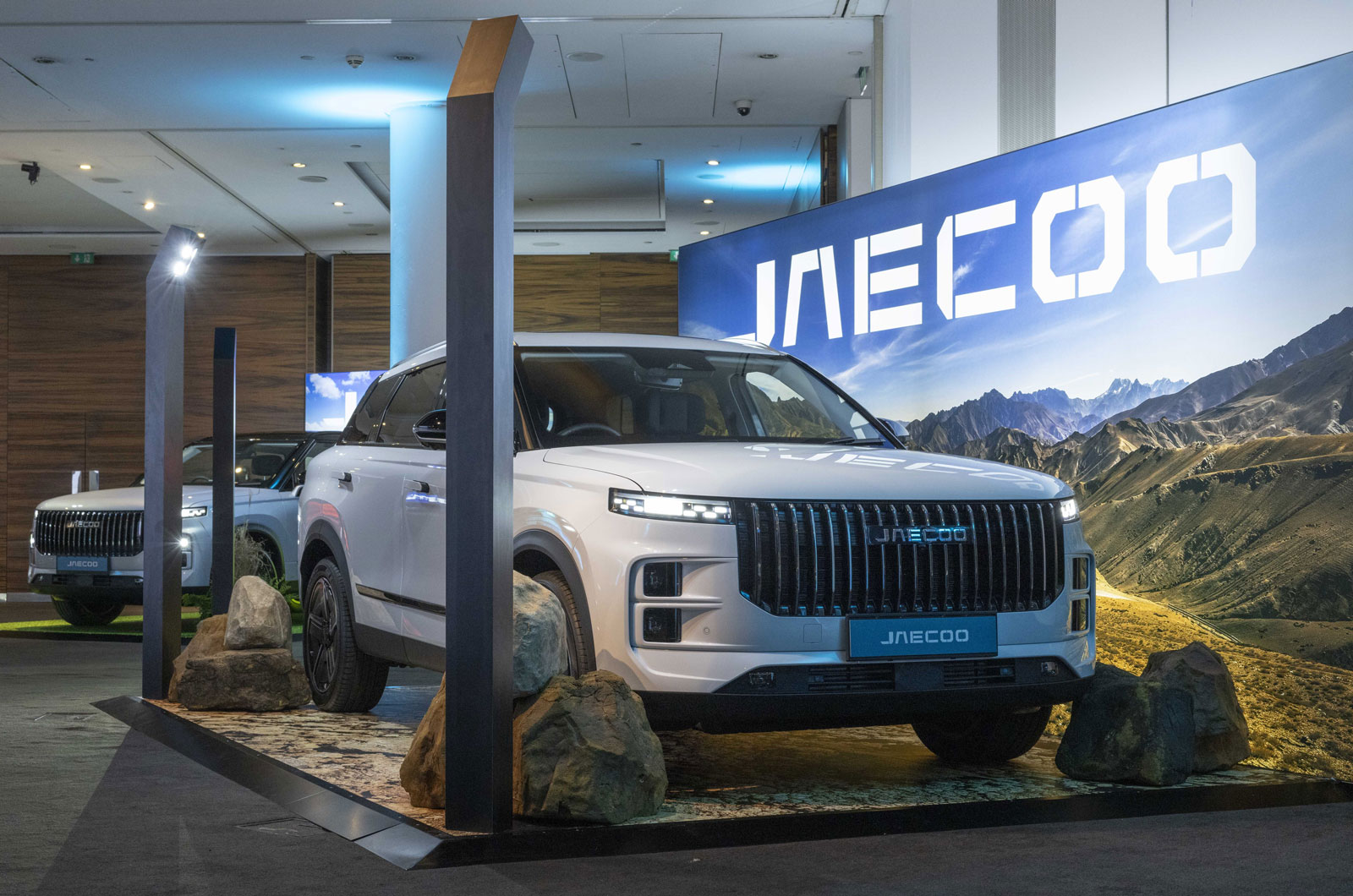 Jaecoo-7-family-suv