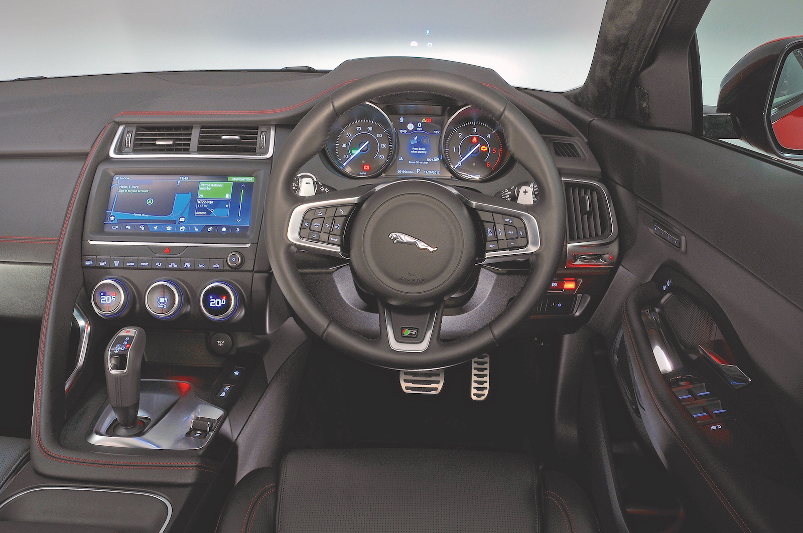 Used Jaguar E-Pace 2017-2024 dashboard