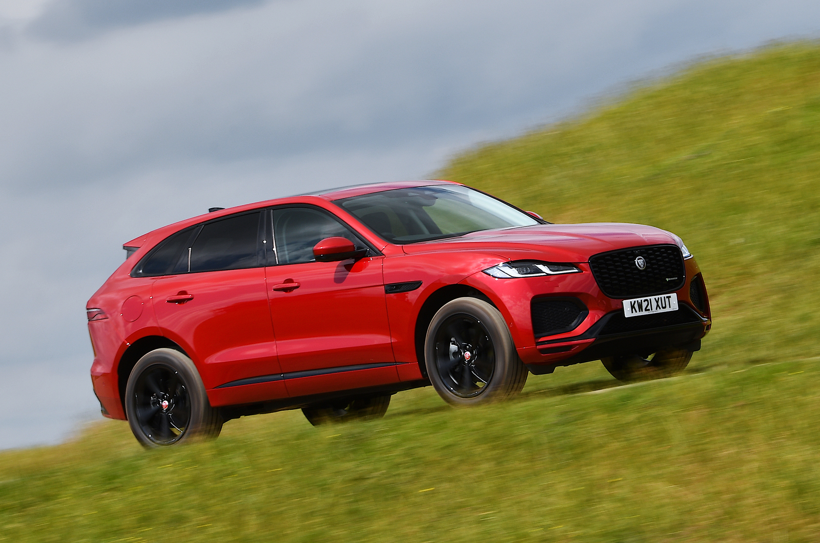 Jaguar F-Pace 2021 front pan