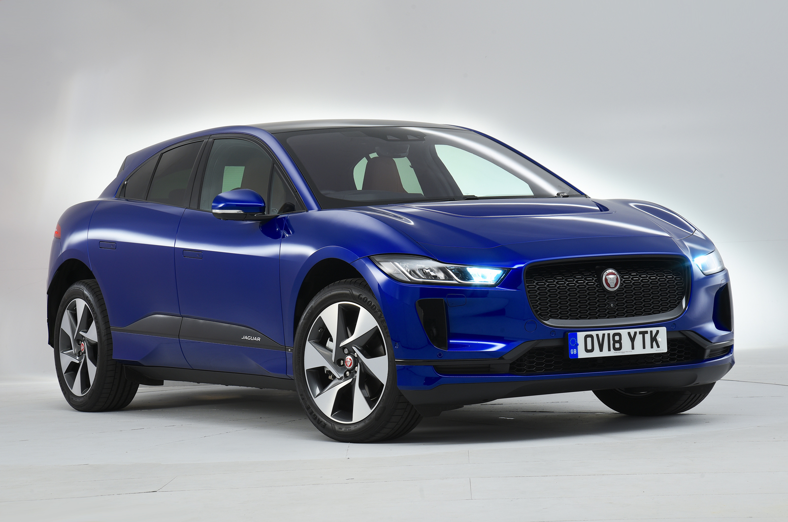 Jaguar I-Pace front studio
