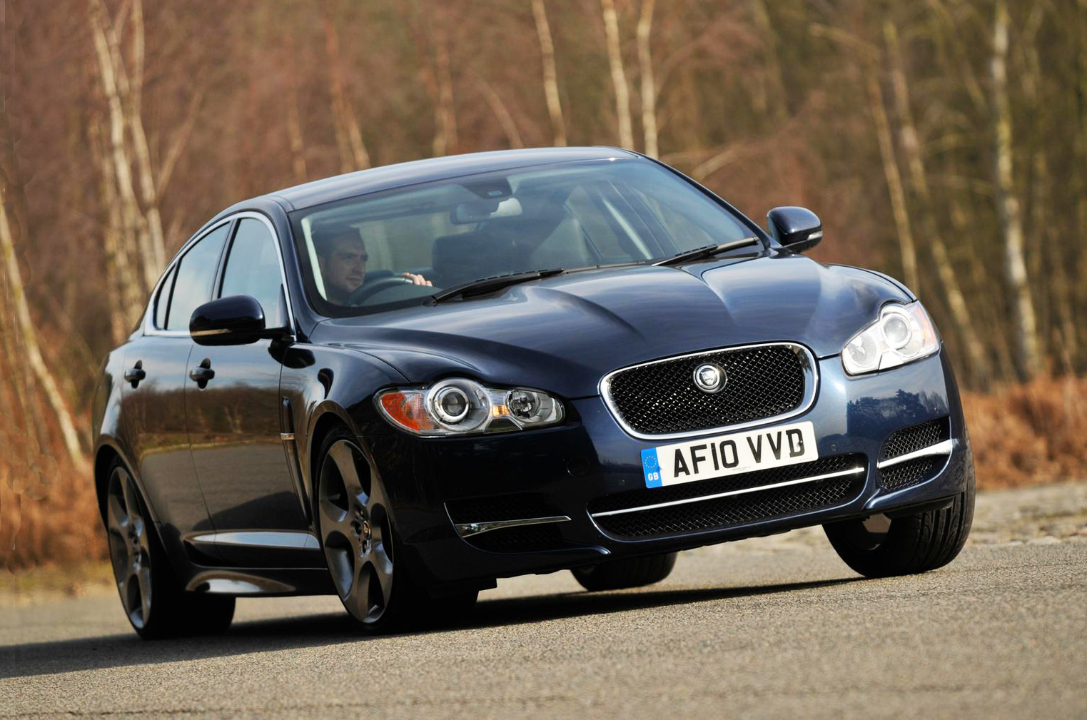 Jaguar XF Mk1 front cornering