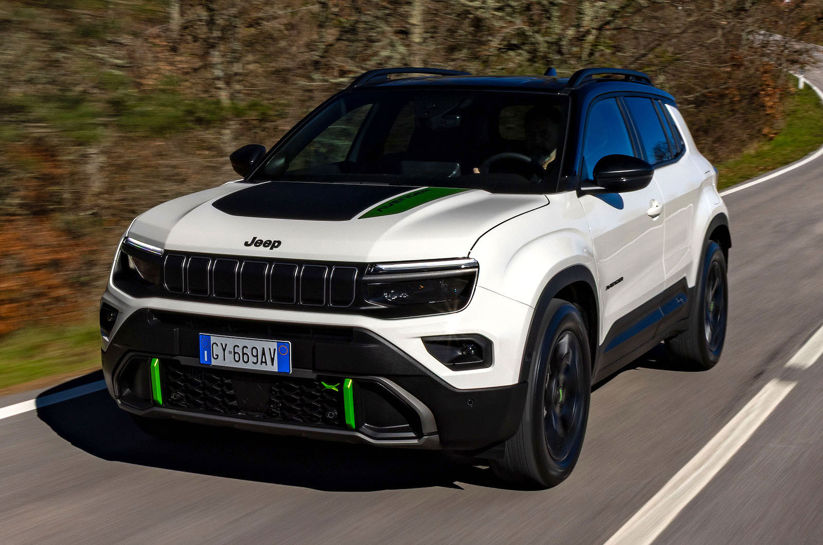 Jeep Avenger 4xe front left driving