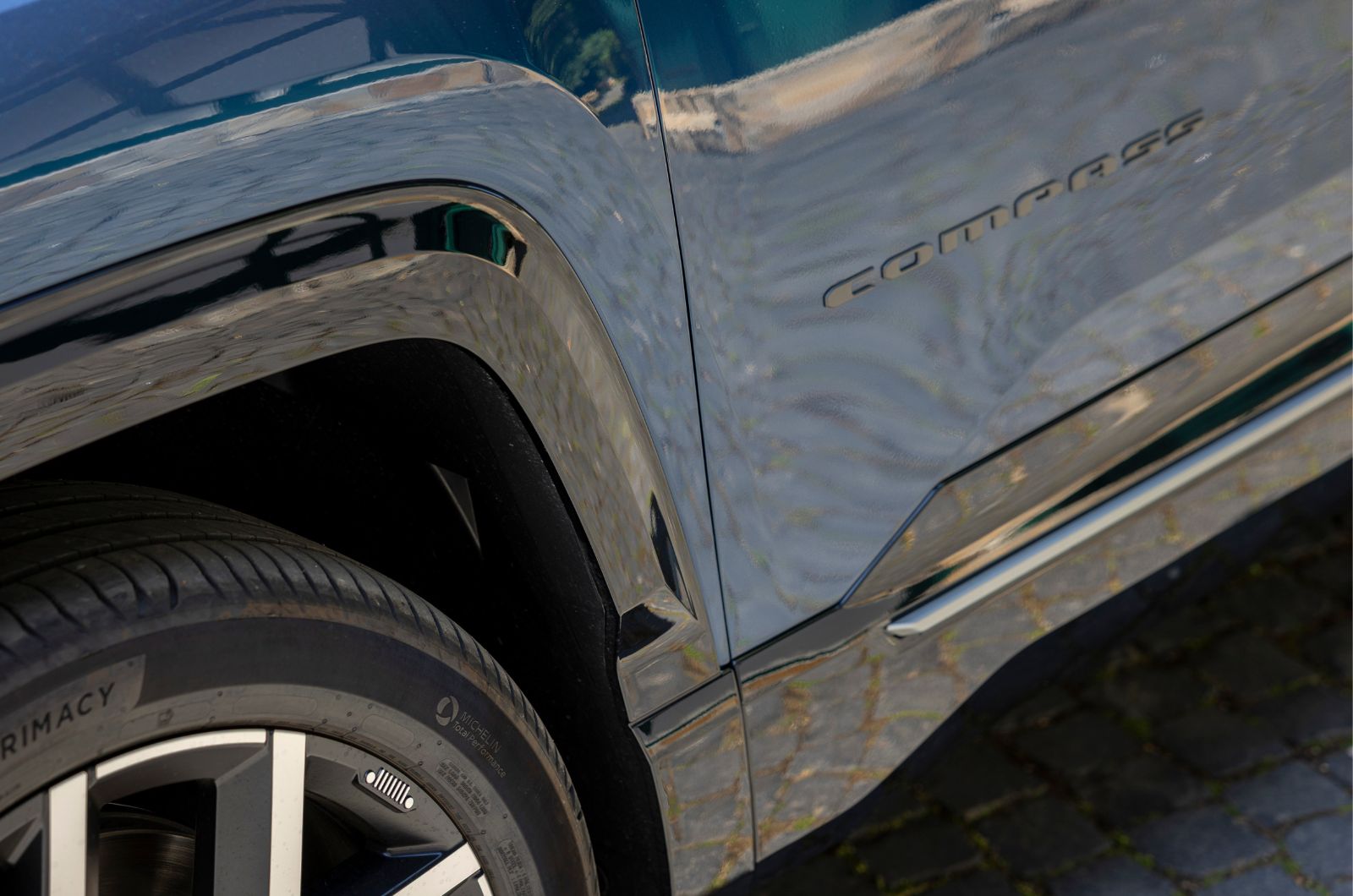 Jeep Compass exterior badge