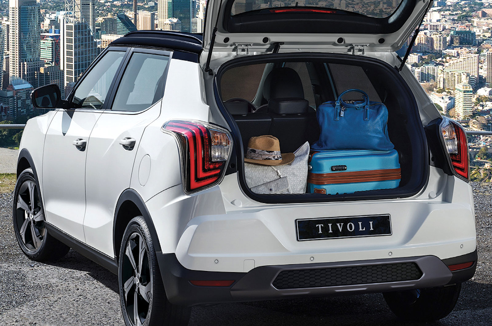 KGM Tivoli boot