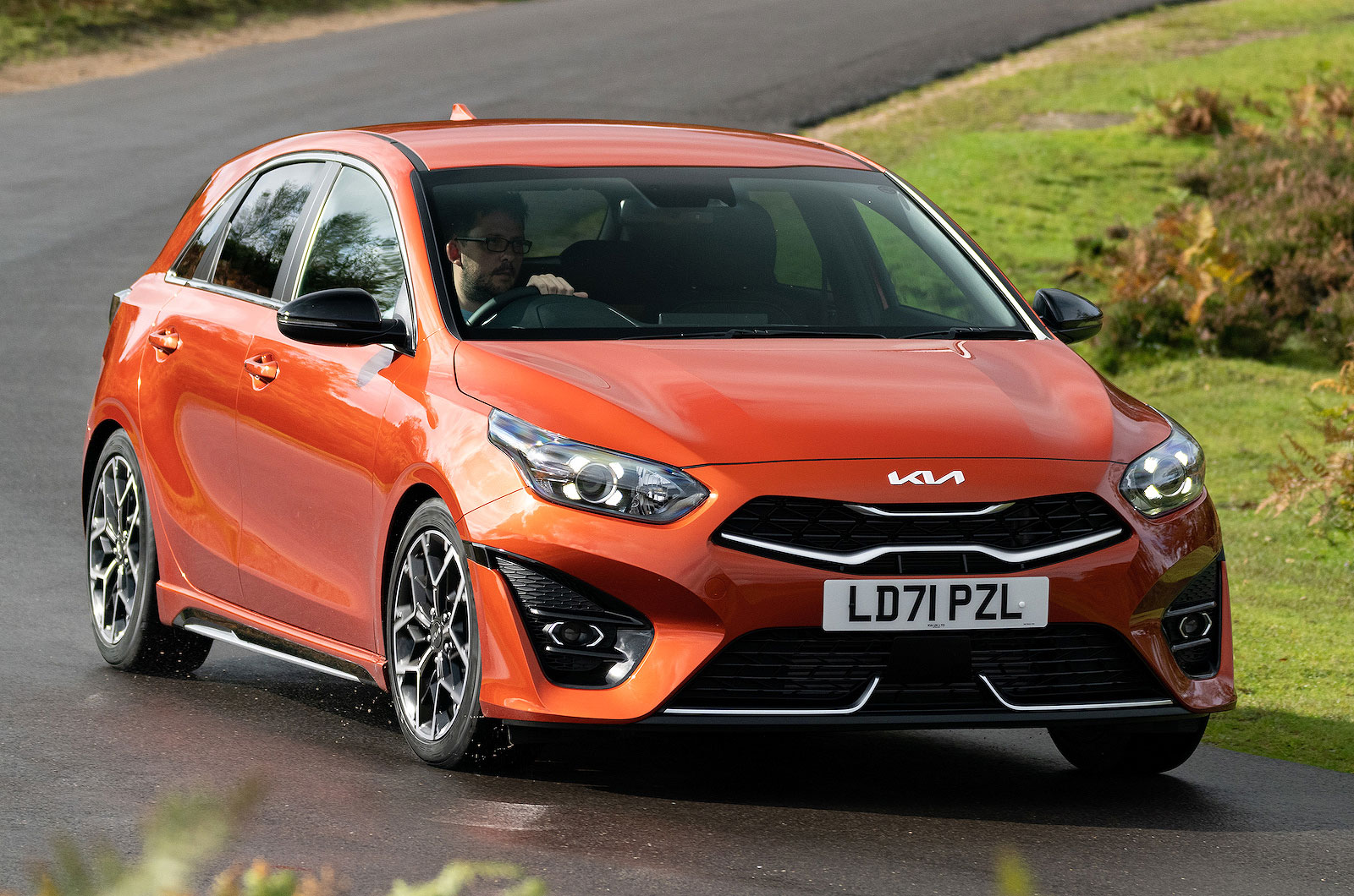 Kia Ceed front cornering