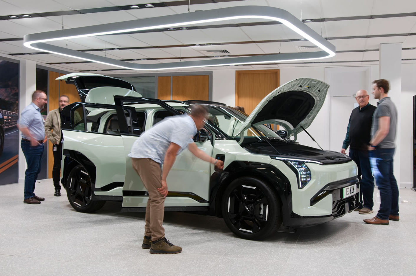 Kia EV3 reader test team