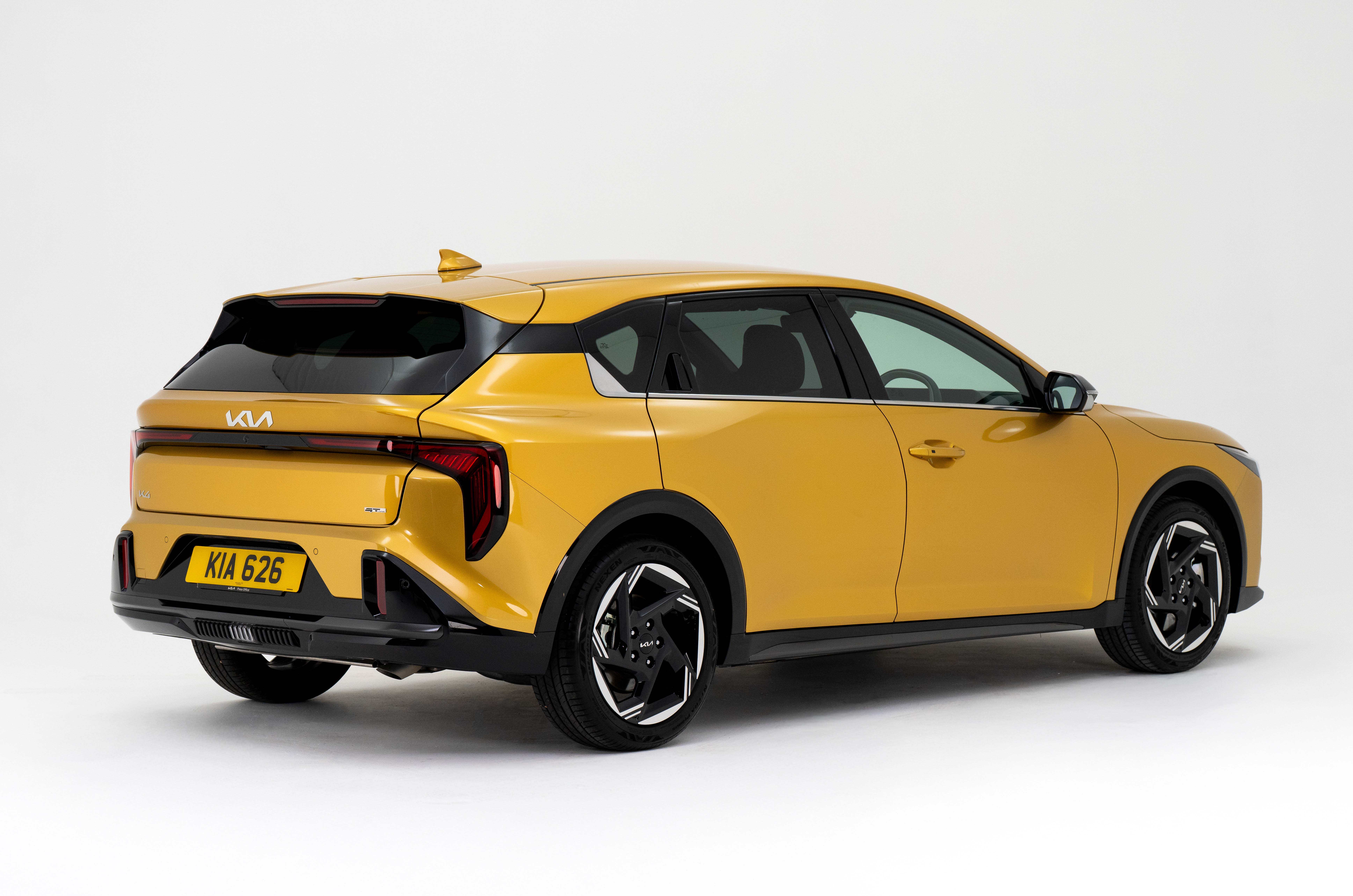 Kia K4 rear static