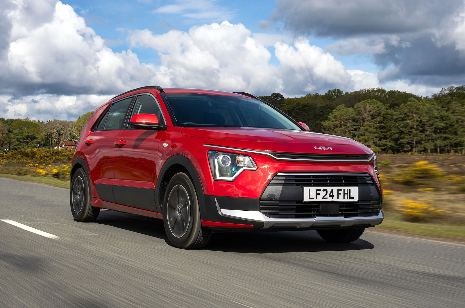 Kia Niro front right driving