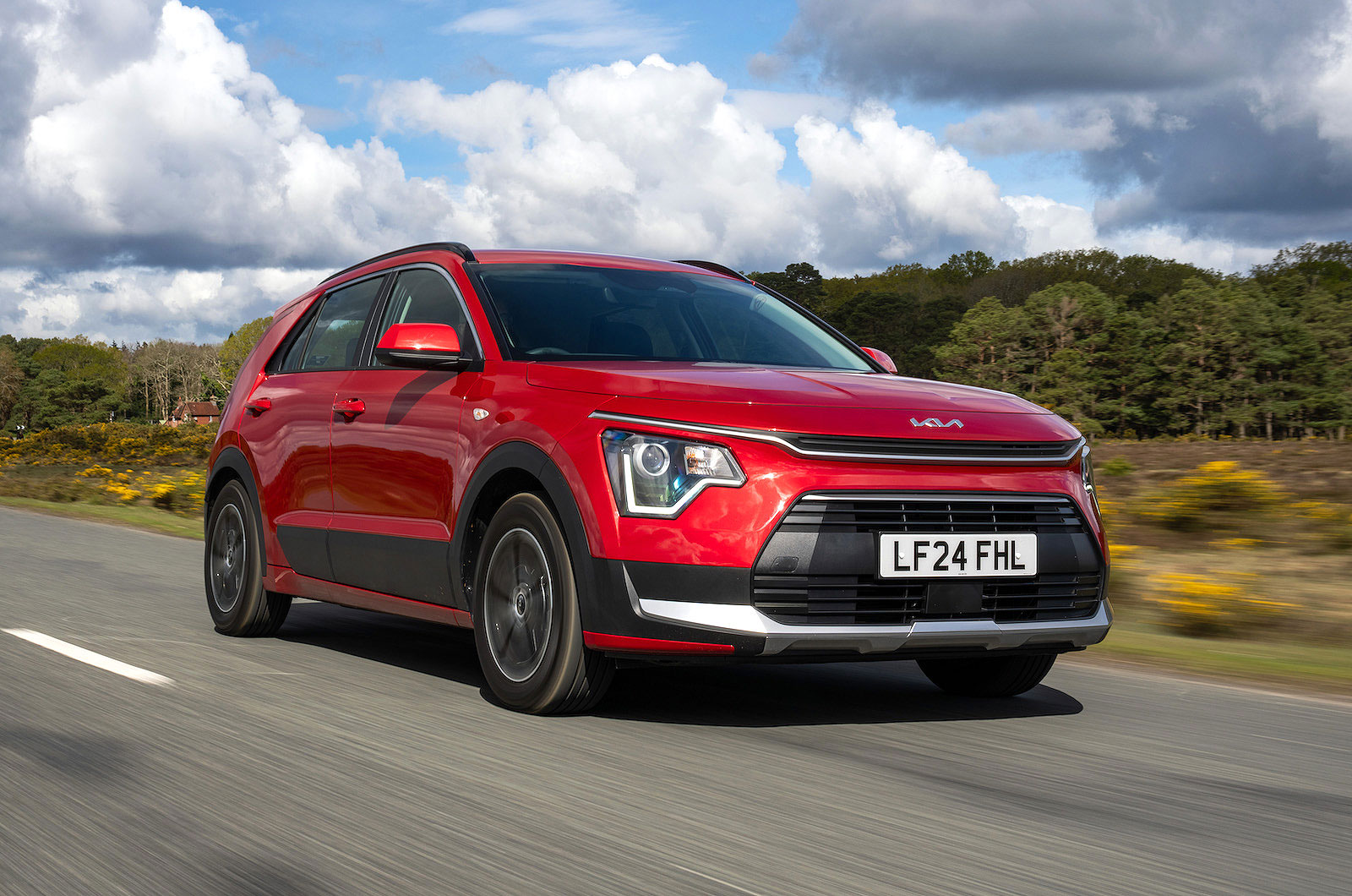 Kia Niro front right driving