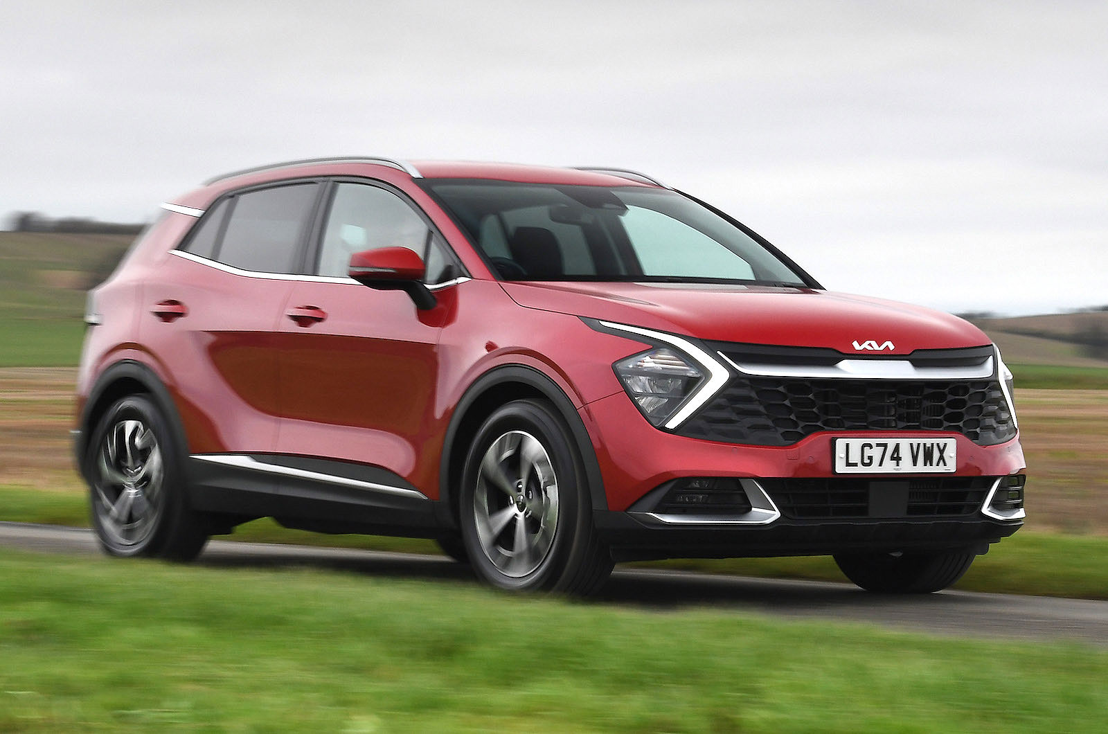 Kia Sportage front right driving
