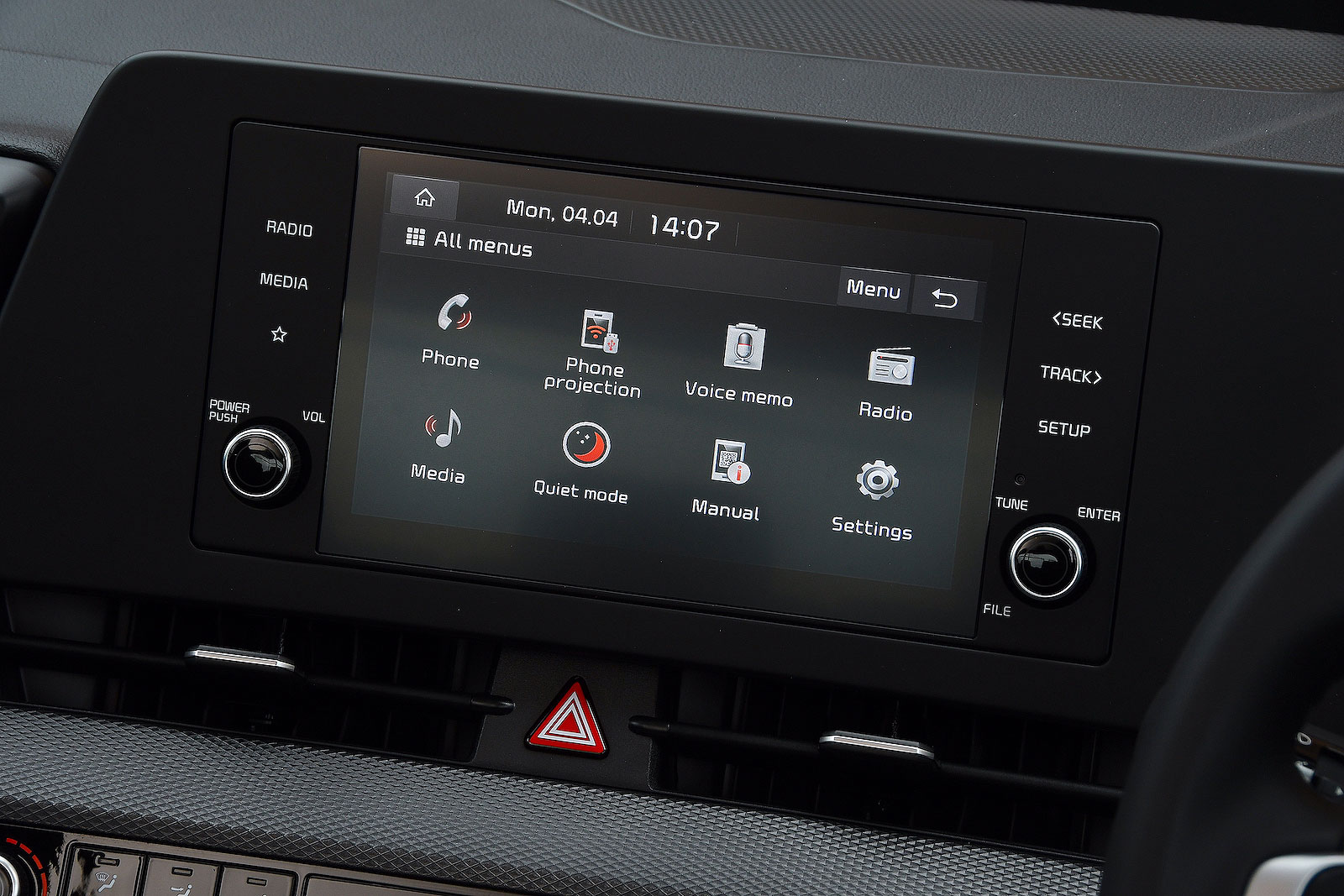 Used Kia Sportage 2022-present interior infotainment