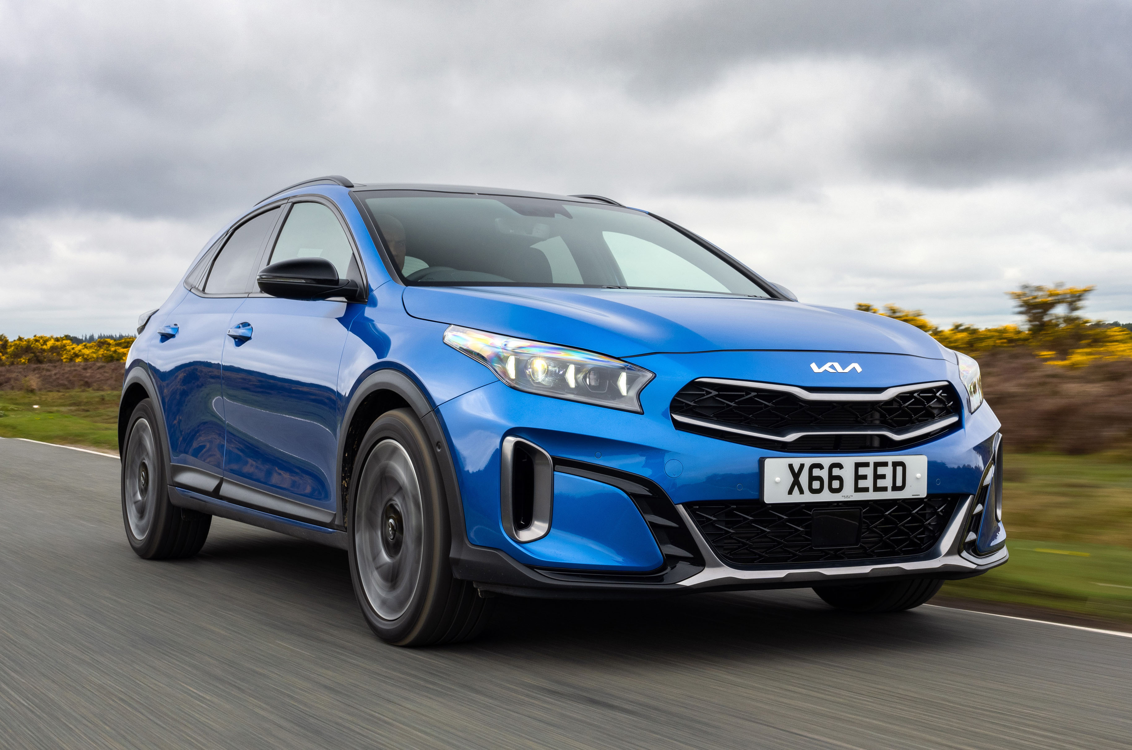 Kia XCeed front driving
