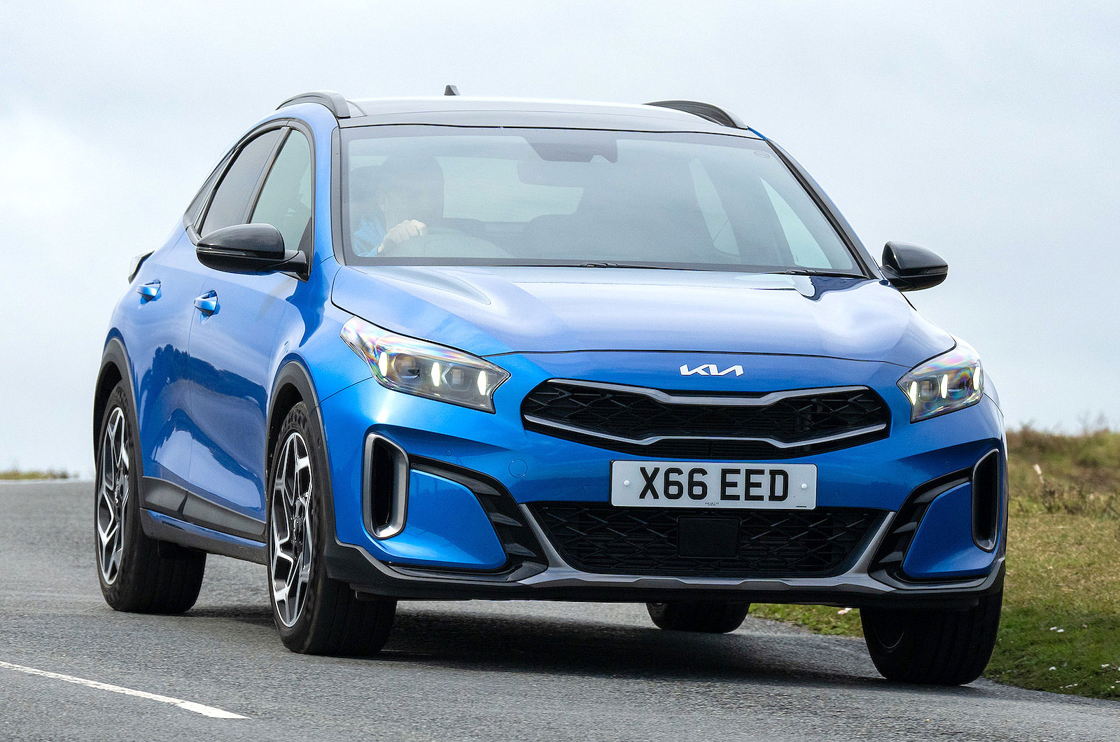 Kia XCeed front right driving