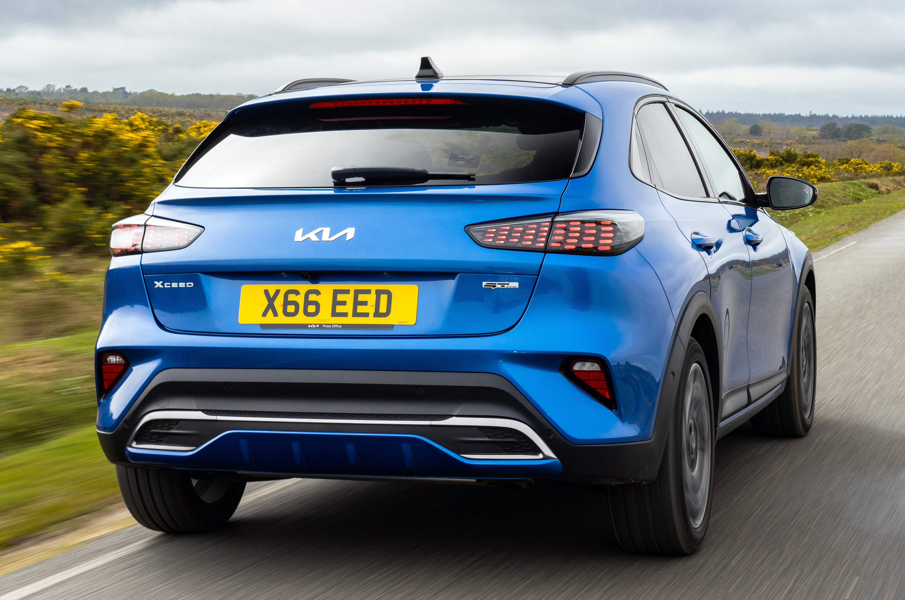 Kia XCeed rear driving