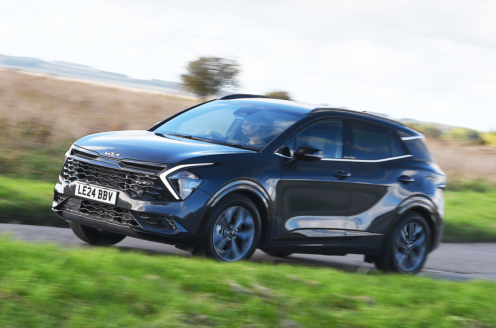 Kia Sportage front driving