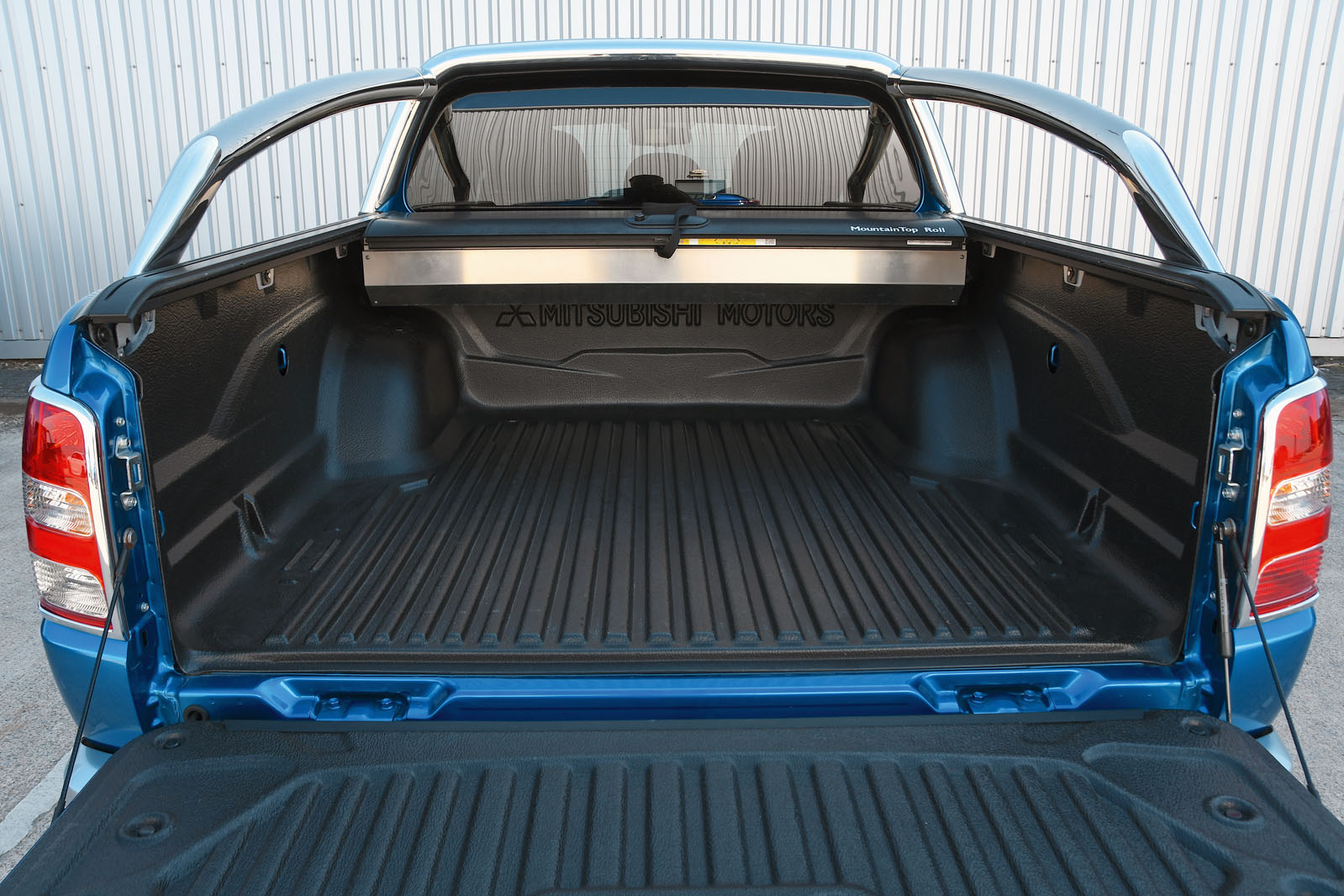 Mitsubishi L200 bed