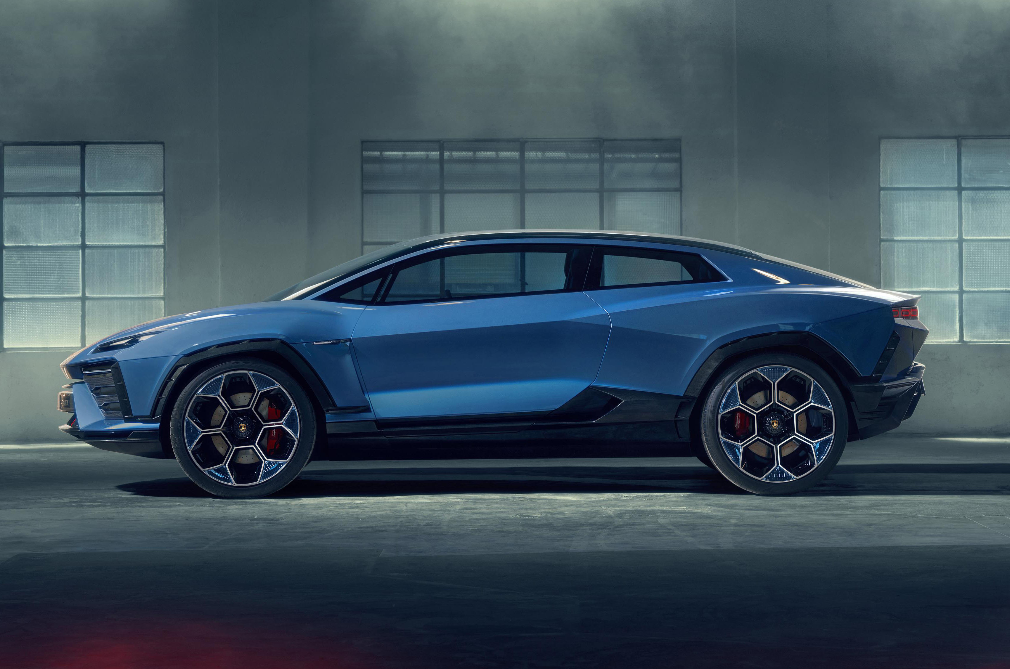 Lamborghini Lanzador concept side static
