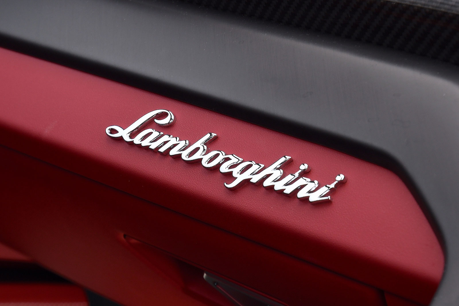 Lamborghini Urus interior detail