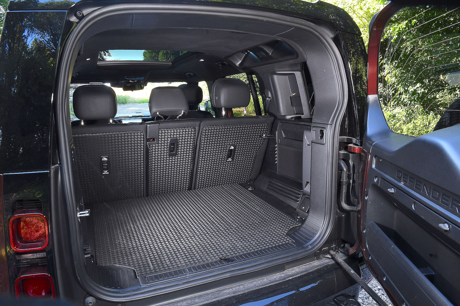 Land Rover Defender 110 boot