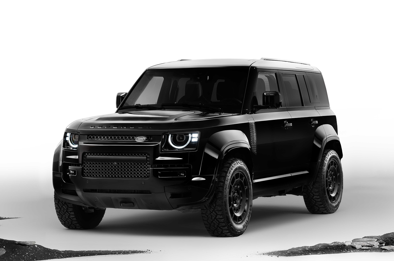 Land Rover Defender Octa Black front static