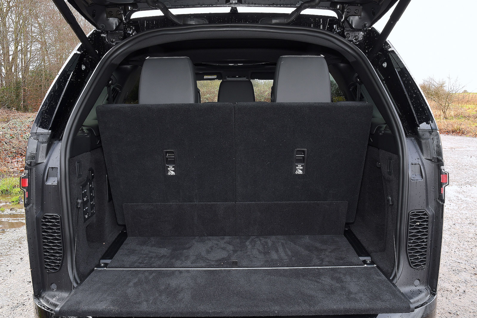 Land Rover Discovery boot