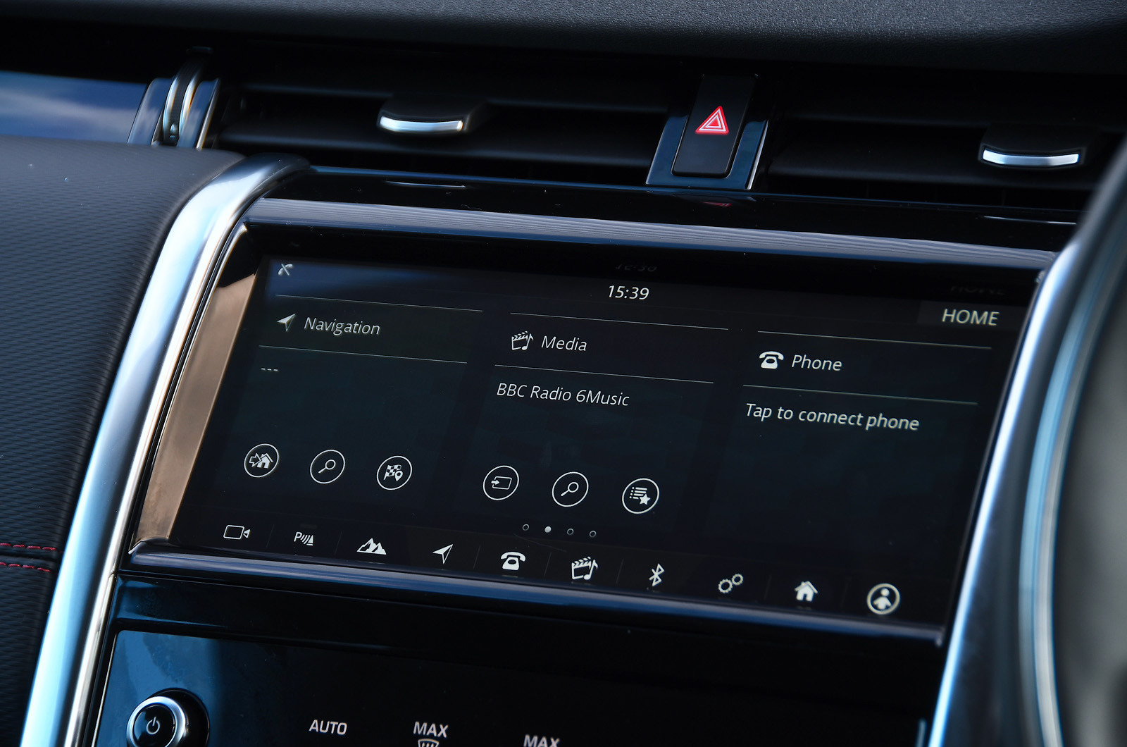 Land Rover Discovery Sport 2021 infotainment screen