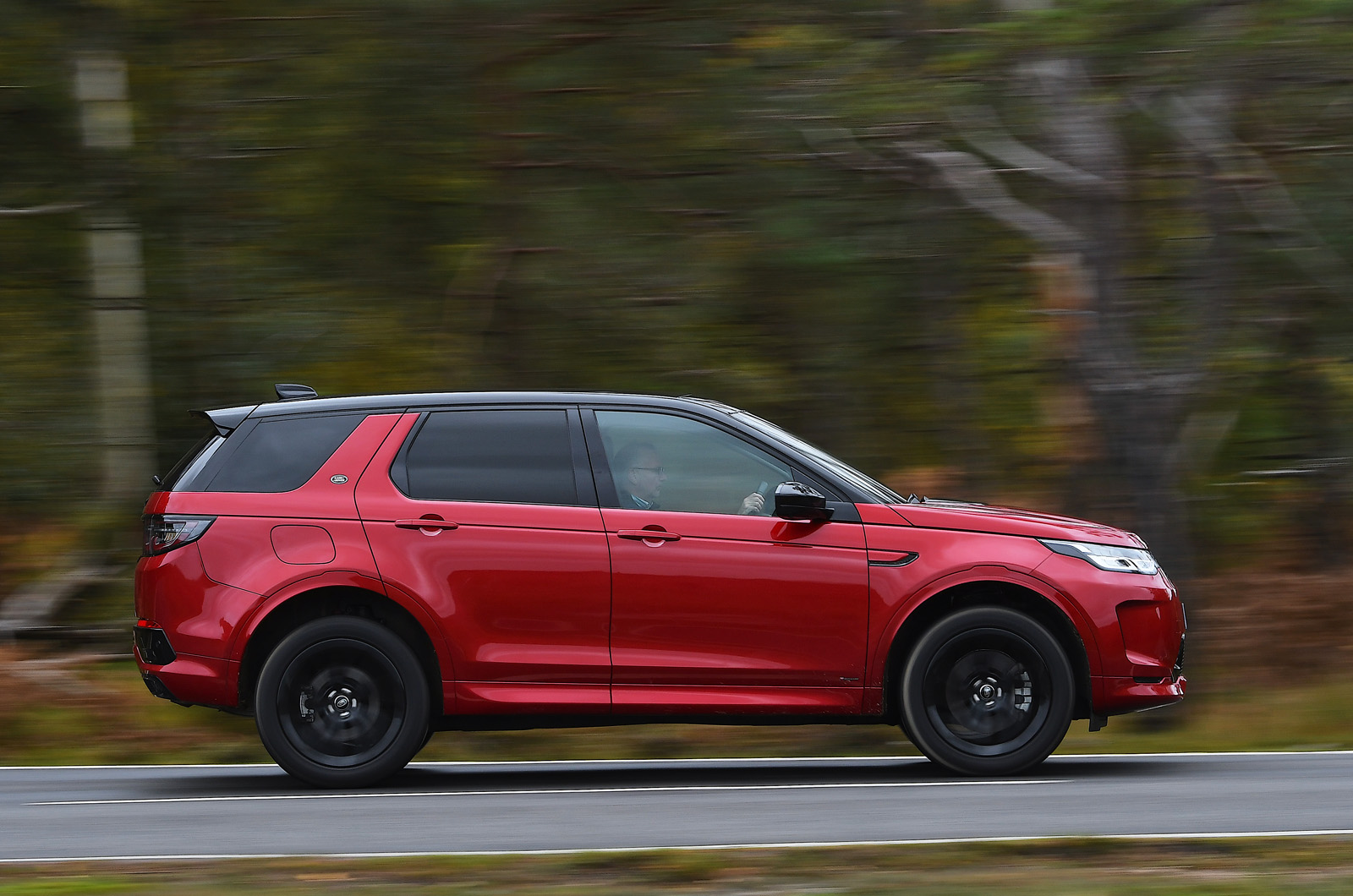 Land Rover Discovery Sport 2021 side