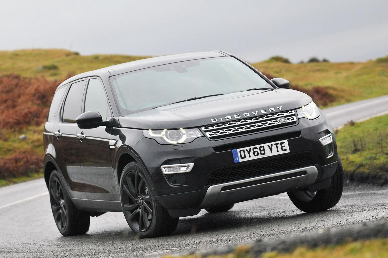 Land Rover Discovery Sport front