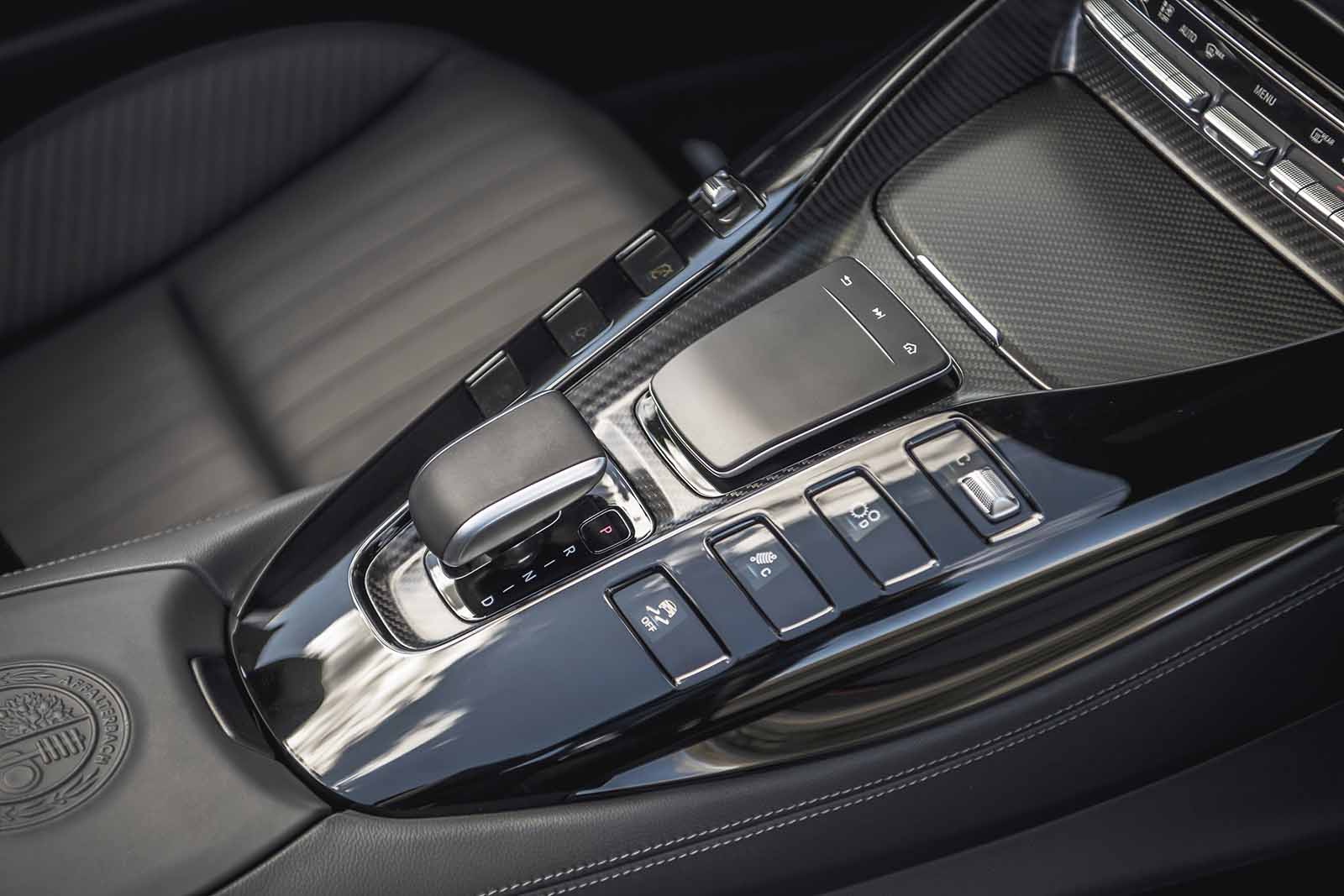 Mercedes-AMG GT Roadster 2019 RHD centre console