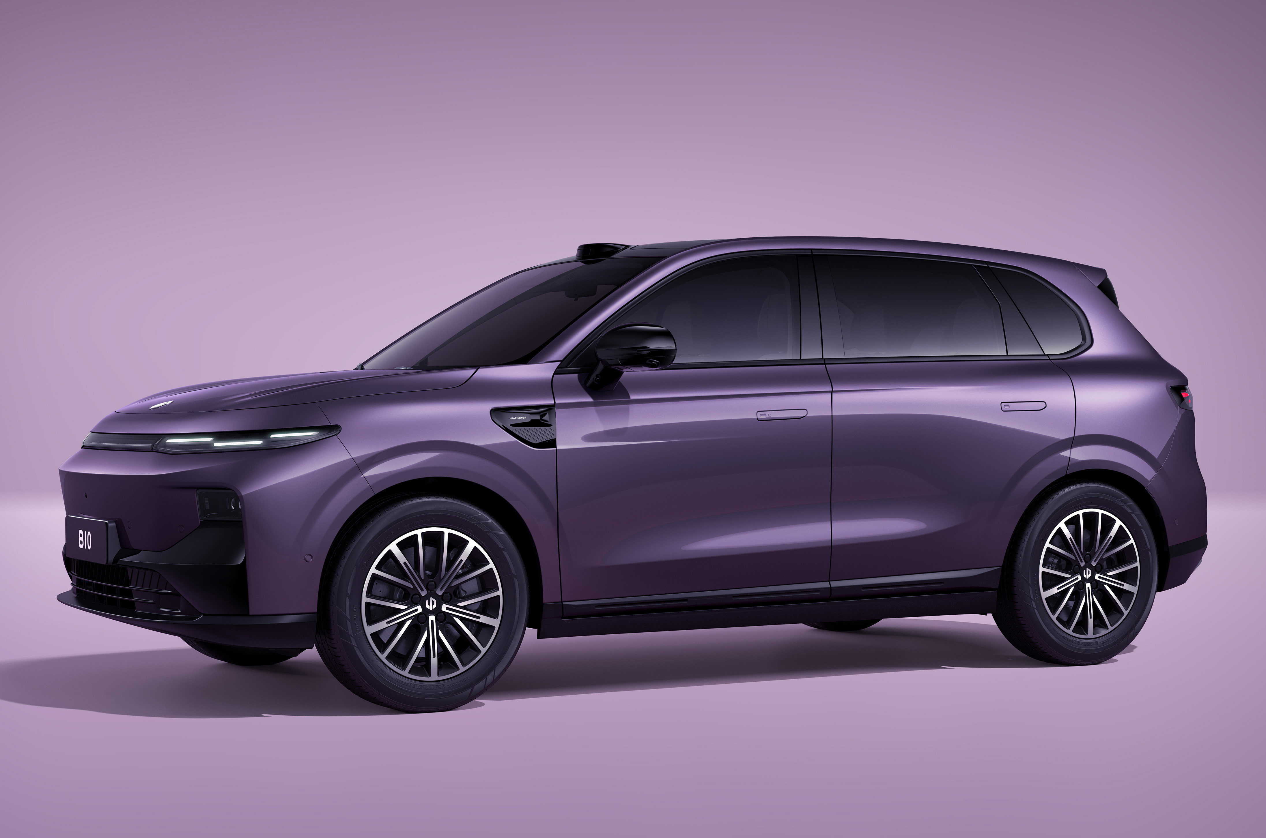 Leapmotor B10 front quarter static