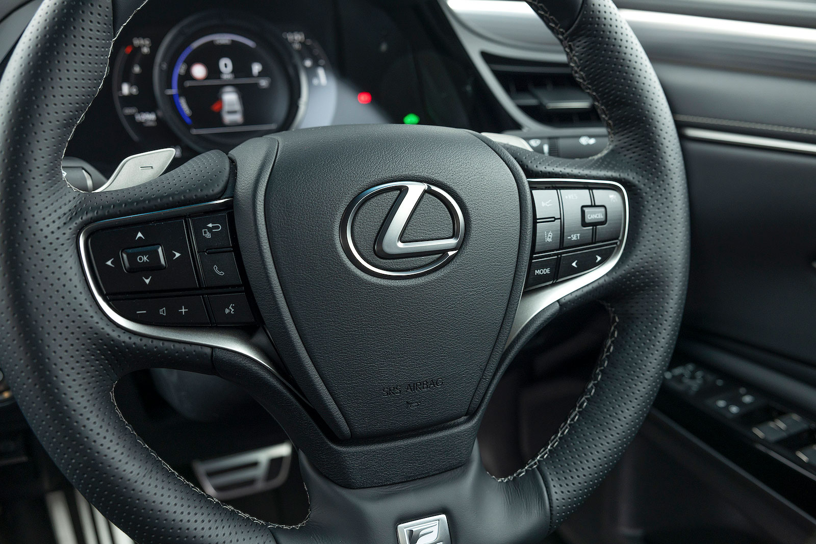 Lexus ES steering wheel