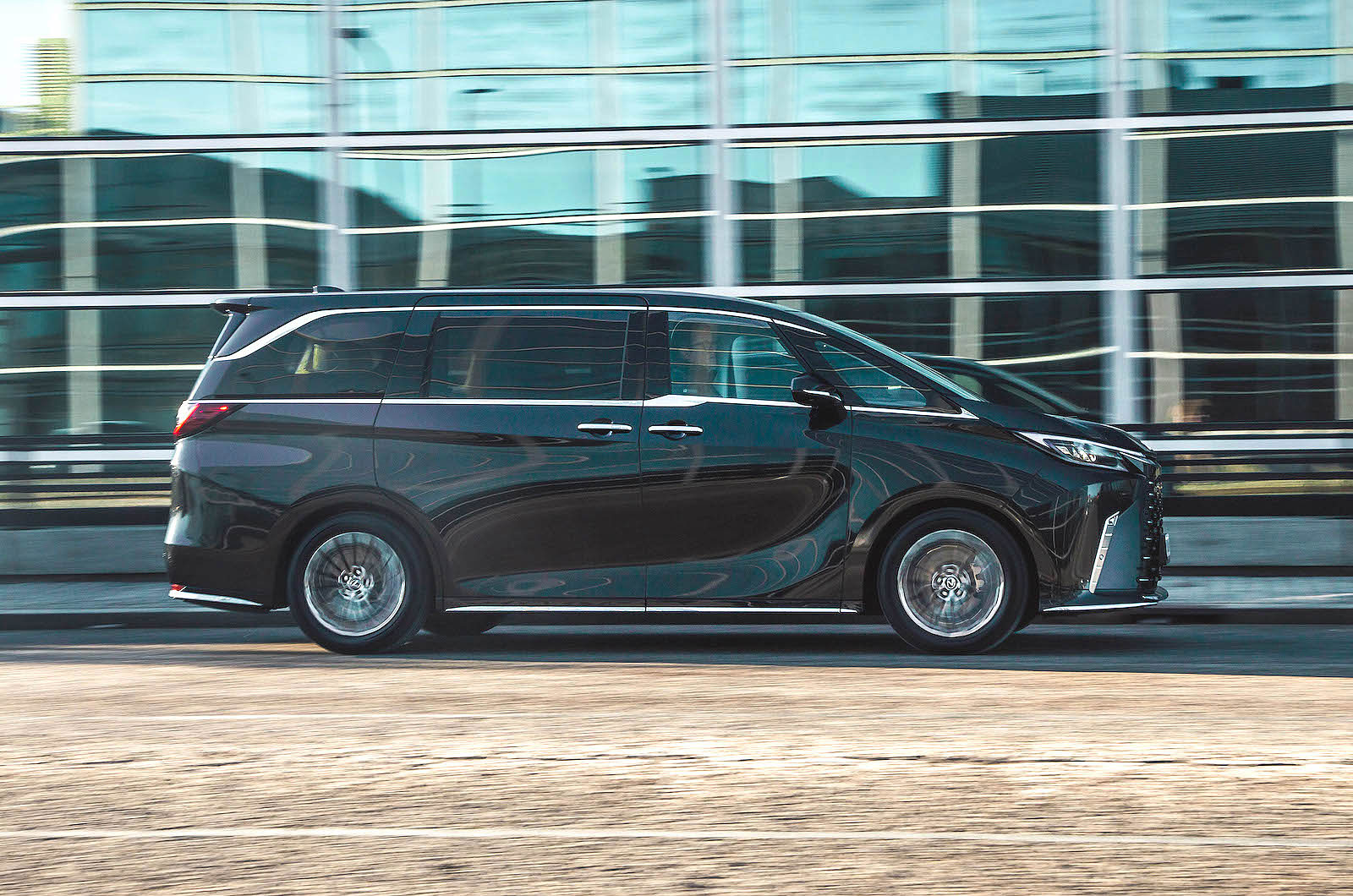 Lexus LM right driving