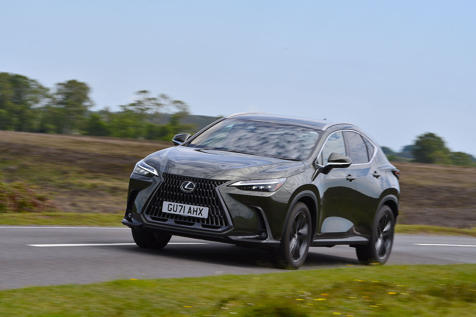 Lexus NX front left tracking
