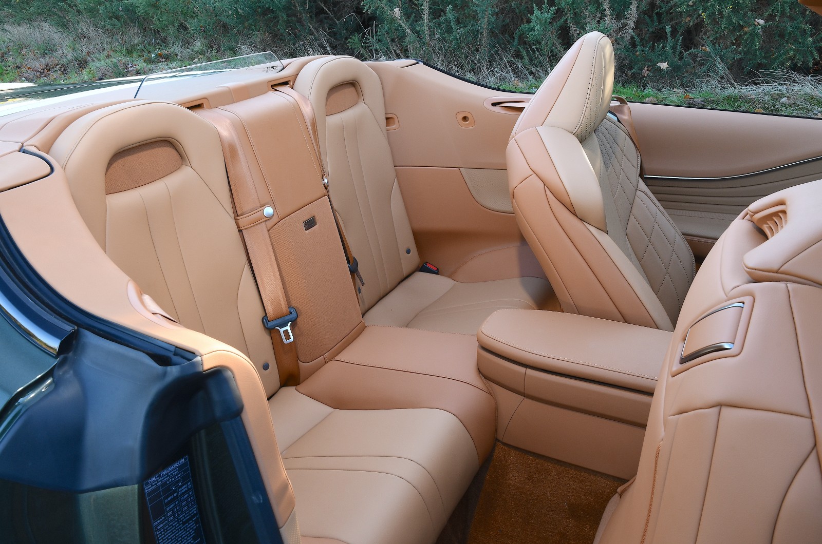 Lexus LC Convertible rear space