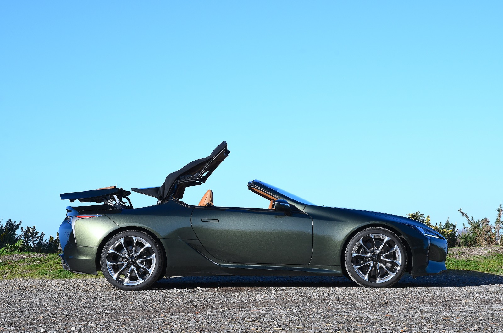 Lexus LC Convertible roof folding
