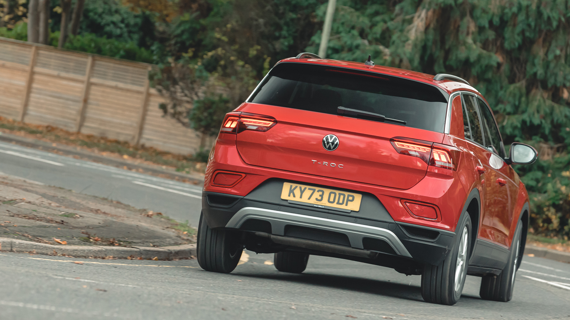 Volkswagen T-Roc rear driveby