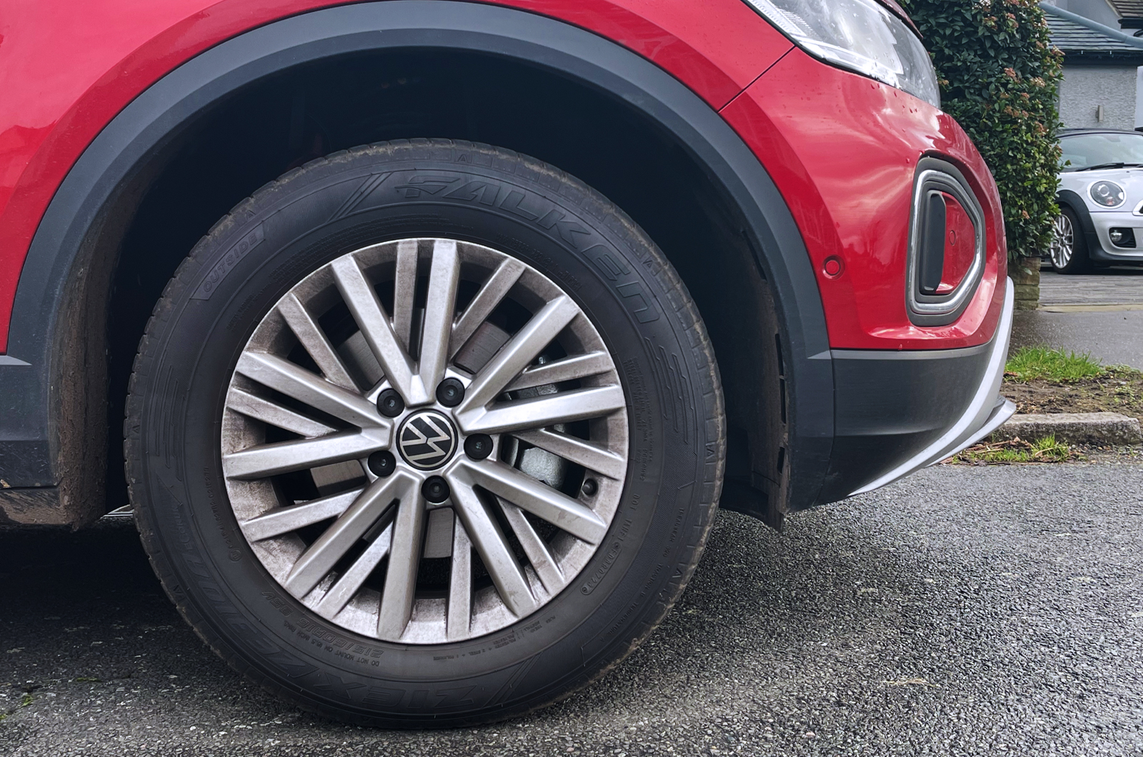 C5 Aircross PHEV public charging